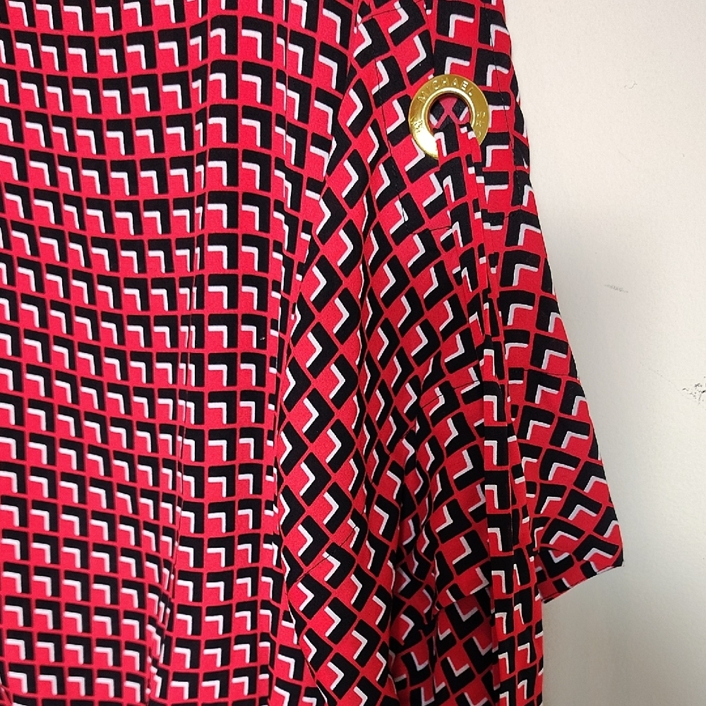 Red and White Boxy 3/4 Sleeve Blouse - Picture 5 of 7